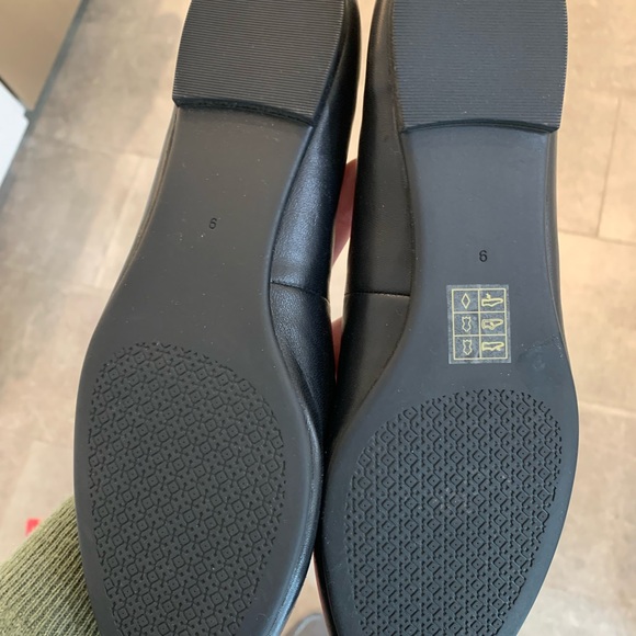 TORY BURCH BENTON FLATS, NWT - Picture 2 of 5